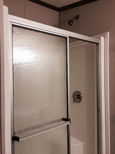 Bathroom 5, Oasis Lodge, Reagan