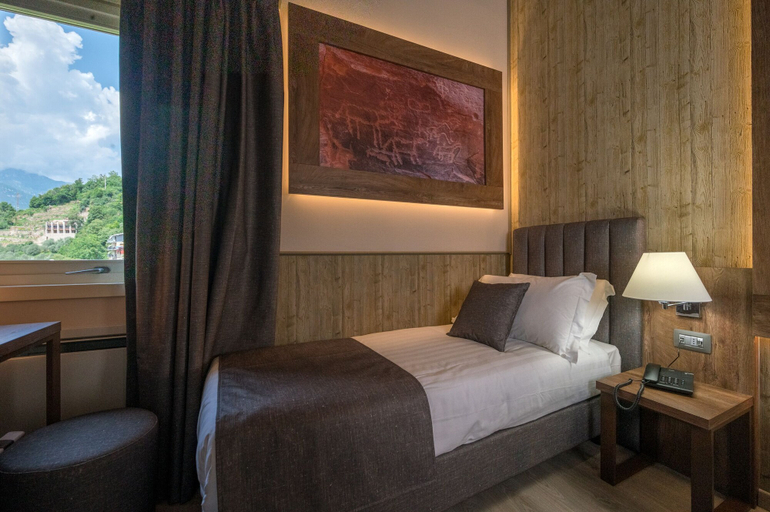 Bedroom 3, Lake Hotel La Pieve, Brescia