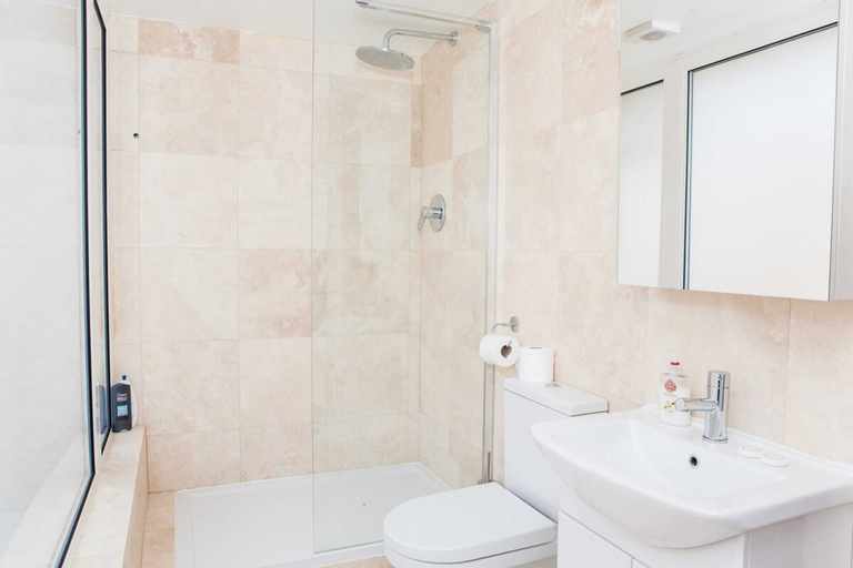 Bathroom 4, 4 Bedroom Flat near London Eye, London