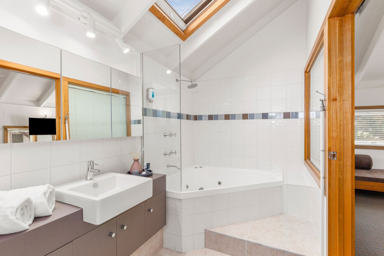 Bathroom 3, Seahaven Village, Greater Geelong - Pt B