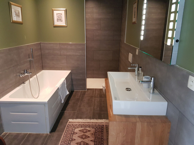 Bathroom 5, The Townhouse Bed & Breakfast, West-Vlaanderen