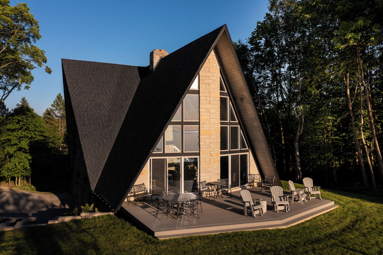 Exterior & Views 2, Lakefront 3BR Luxury Home at High Bluffs, Leelanau