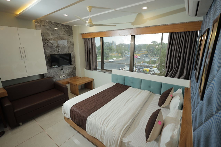 Bedroom 5, HOTEL R K FORTUNE, Gandhinagar