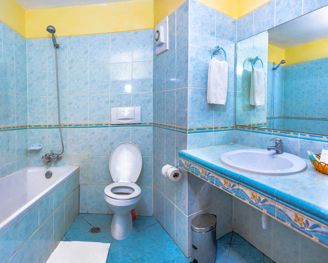 Bathroom 4, New Safari Hotel, Arusha Urban