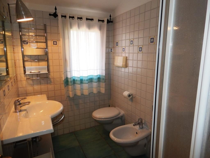 Bathroom, AffittaSardegna - Casa Canoa Apartments, Nuoro