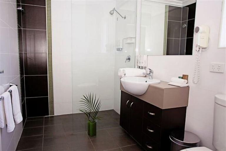 Bathroom 3, Drover's Motor Inn, Dalby, Dalby