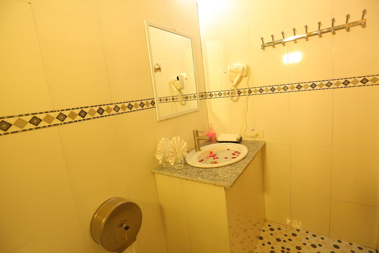 Bathroom, Tam Coc Valley Bungalow, Hoa Lư
