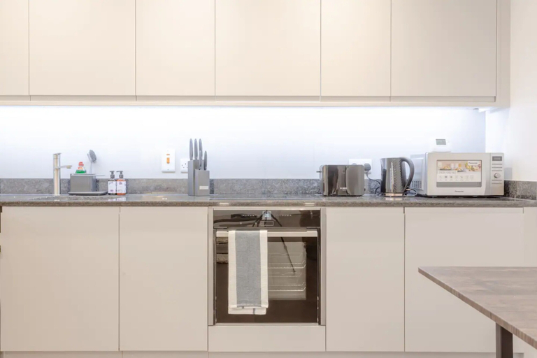 Others 4, Modern Flat in the Heart of West London, London