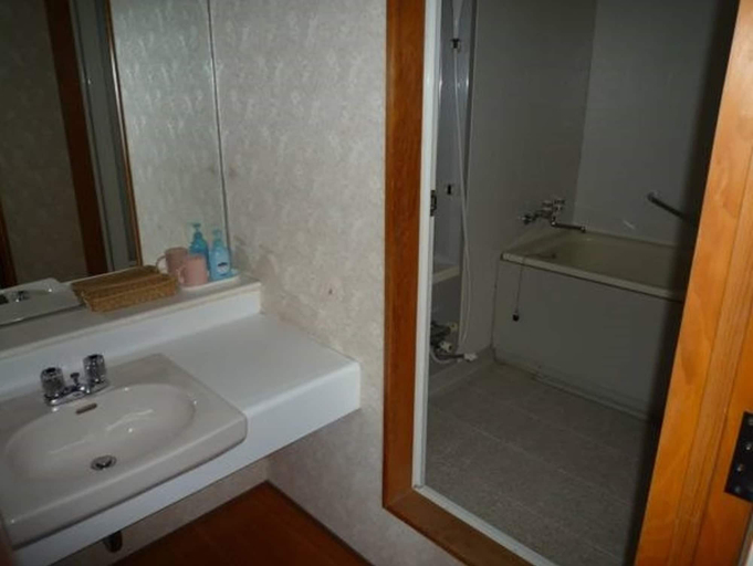 Bathroom, Hotel Mikawa Kaiyoukaku, Gamagōri