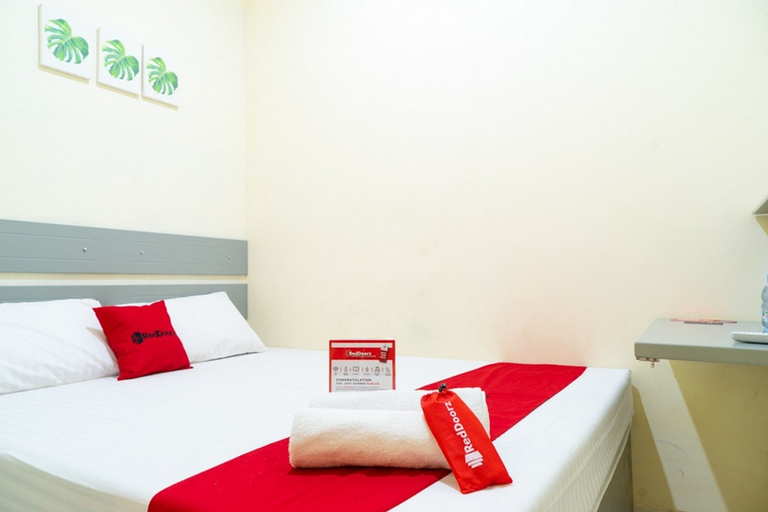Bedroom 1, RedDoorz near CBD Ciledug, Tangerang