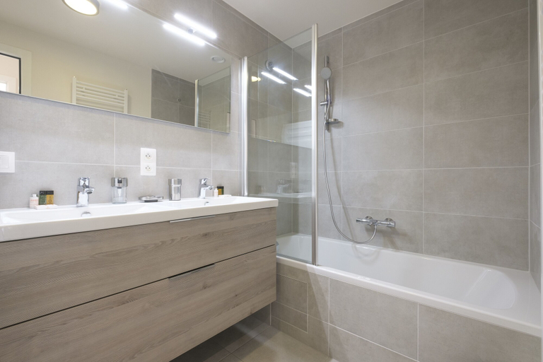 Bathroom, Chez Meredith, Bruxelles
