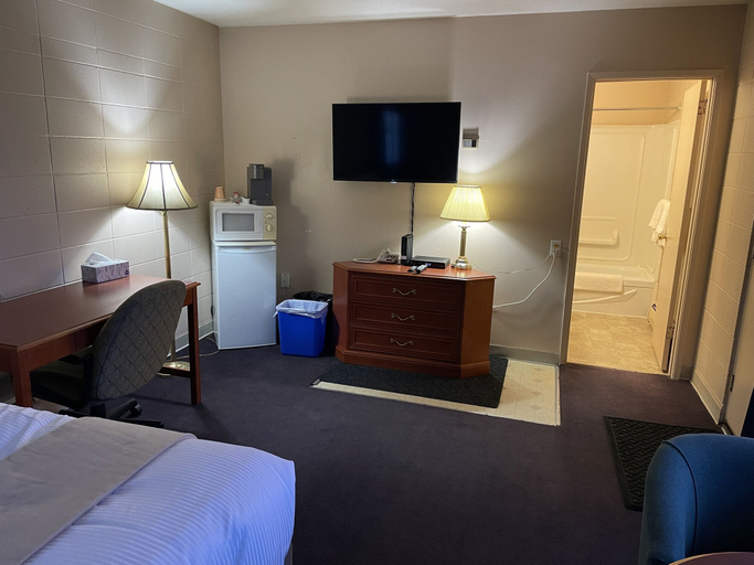 Bedroom 3, Matador Motel, Division No. 11