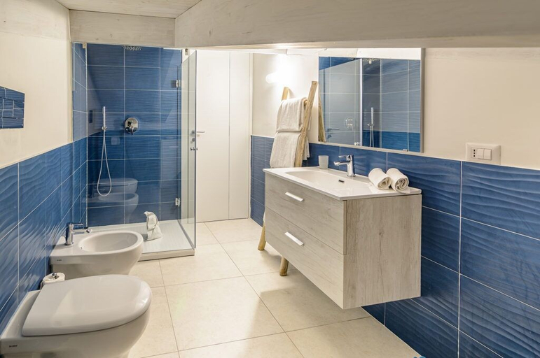 Bathroom 5, Il Colore del Mare, Salerno