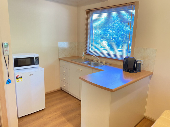 Others 5, Heysens Rest, Yankalilla