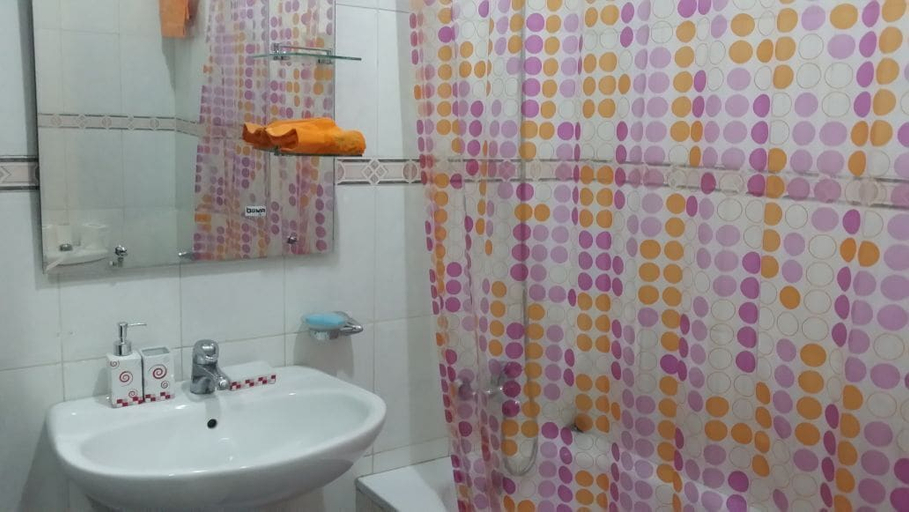 Bathroom 3, Tng Ibnou Batouta, Tanger-Assilah