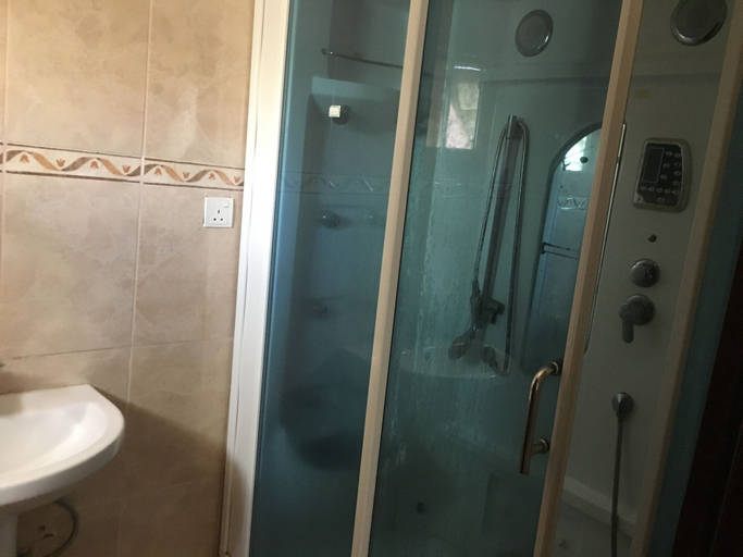 Bathroom 3, Ocean Pavillion Hotel & Suites, Eti-Osa