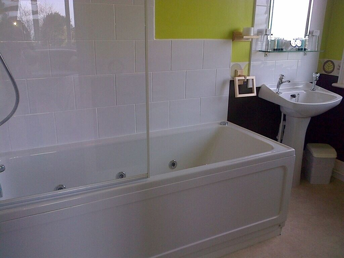 Bathroom 3, Cornerways, Isle of Wight