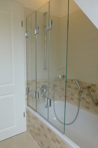 Bathroom 3, Antonia Rerik, Rostock