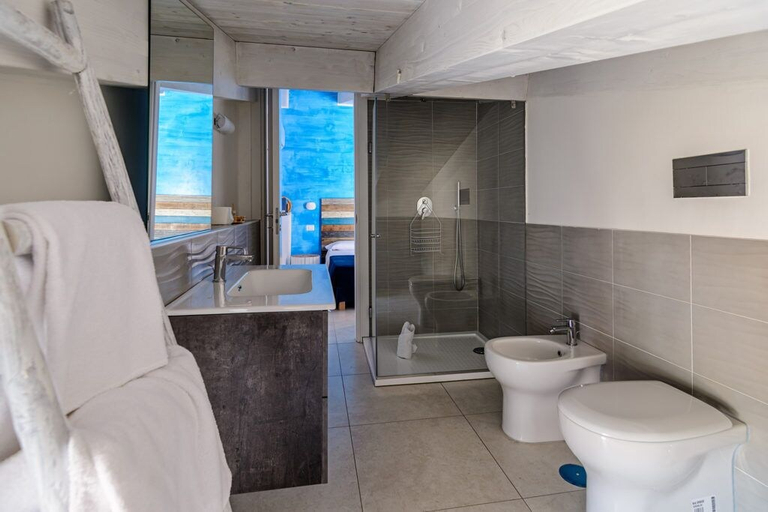 Bathroom 5, Il Colore del Mare, Salerno
