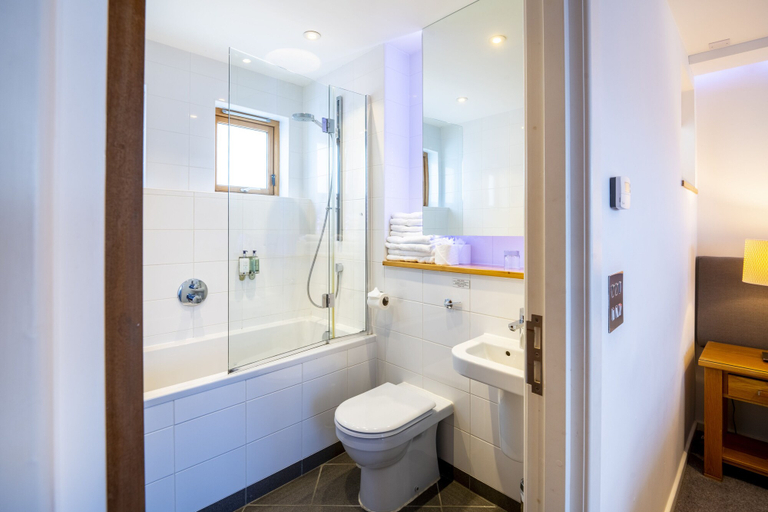 Bathroom 5, Portavadie, Argyll and Bute