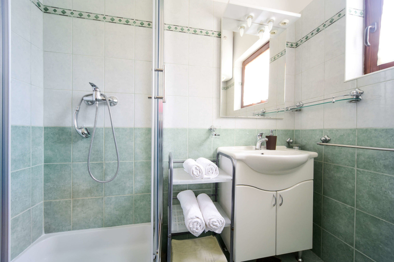 Bathroom 4, Apartments Mrva, Preko