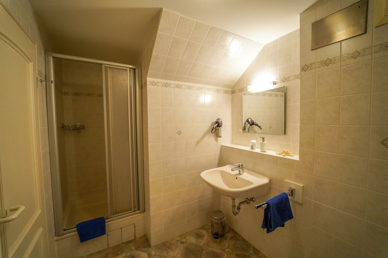 Bathroom 5, Hotel Celler Auszeit, Celle