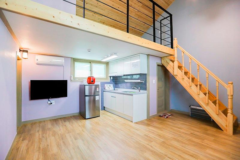 Others 3, Taean Solbat Pension, Taean