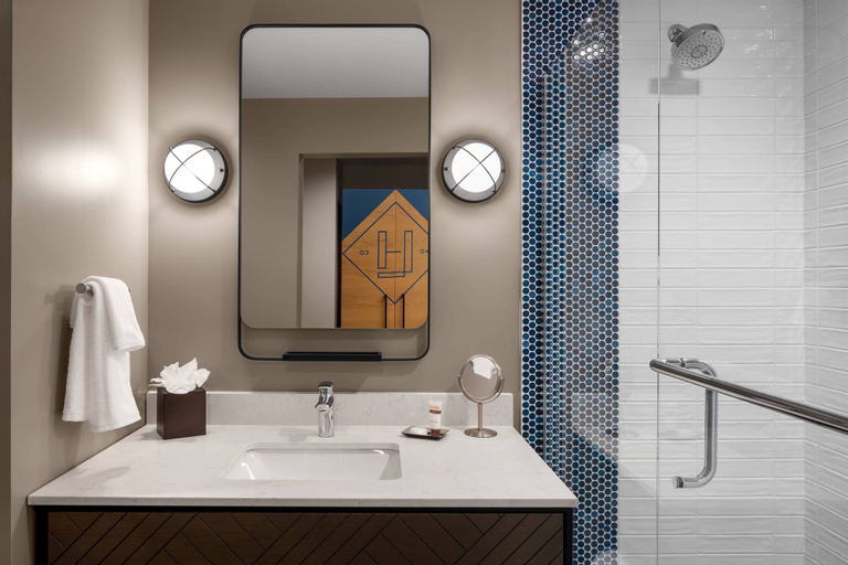 Bathroom 5, Luminary Hotel & Co., Autograph Collection, Lee
