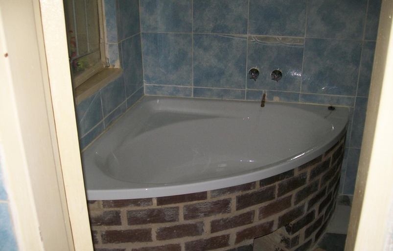 Bathroom 4, Nalikwanda Guest House, Kabwe