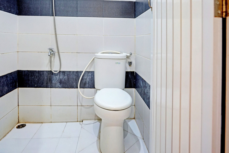 Bathroom 3, OYO Life 91989 K24 Residence Syariah, Palembang