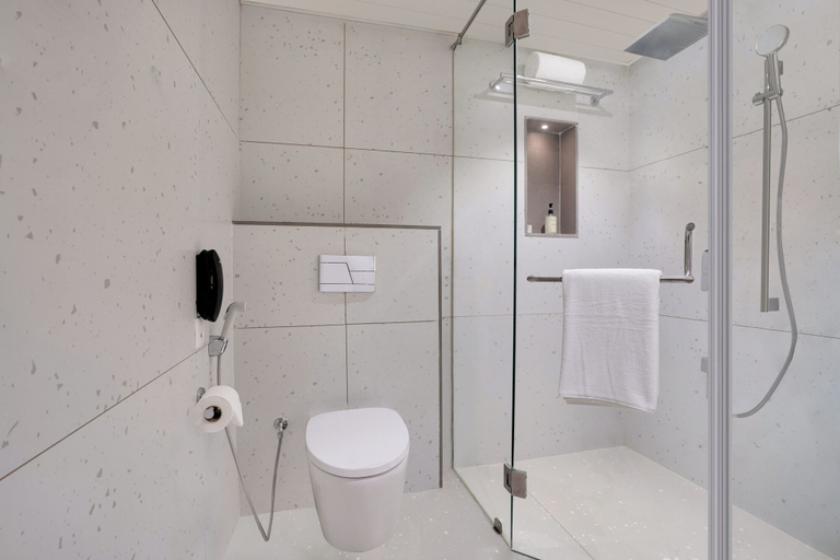 Bathroom 4, Lemon Tree Hotel Rajkot, Rajkot
