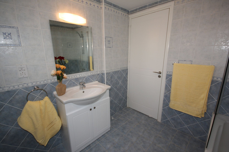 Bathroom 3, Vineland Bay Villas