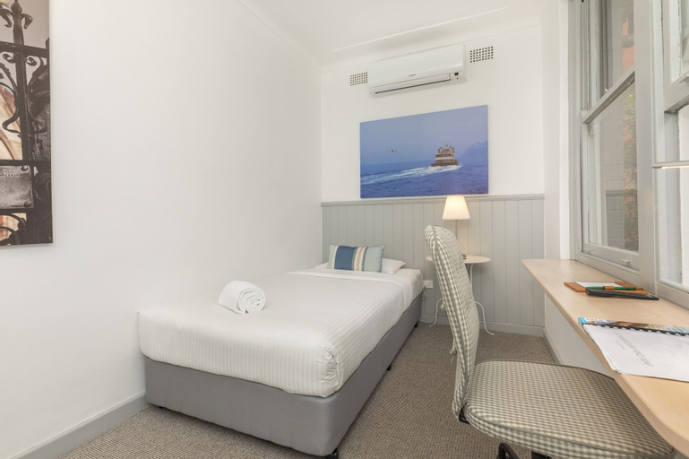 Bedroom 4, Dalziel Lodge, Sydney
