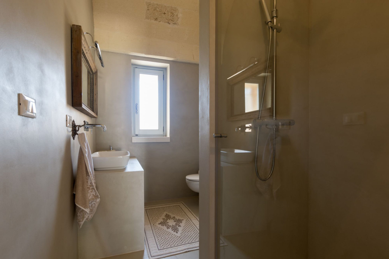 Bathroom 4, Trullo La Specchia, Brindisi