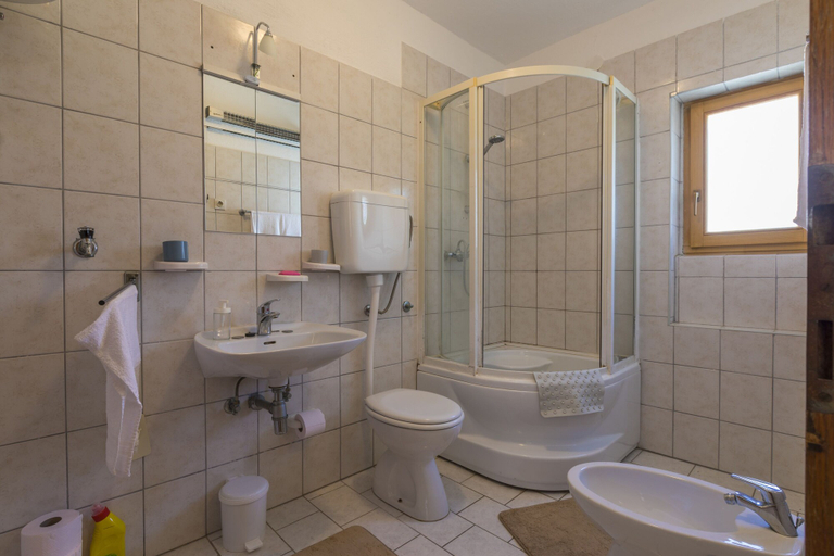 Bathroom 3, Apartments Kiki, Crikvenica