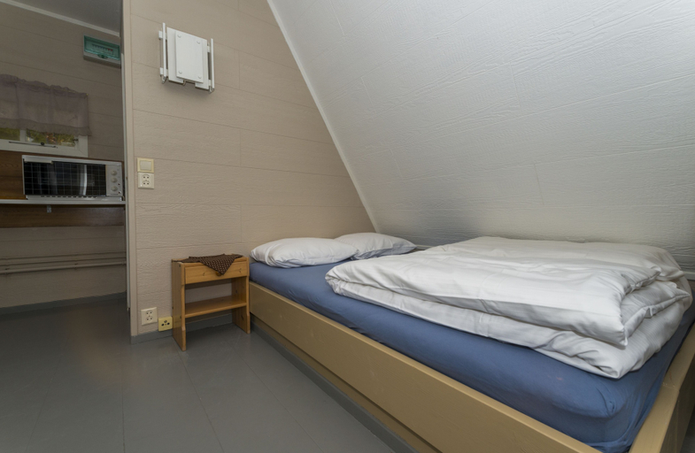 Bedroom 3, Sandvika Camping, Vågan