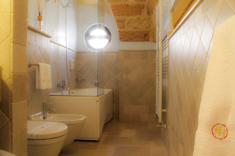 Bathroom 3, Kelina Charme Hotel by Cantine Due Palme, Brindisi