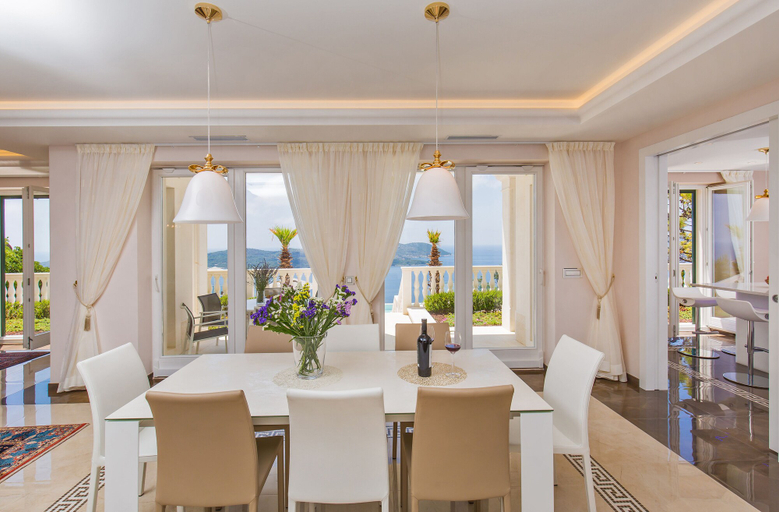 Food & Drinks, Villa Touran, Pojezerje