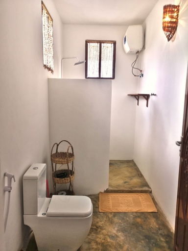 Bathroom 4, Moonshine Villa, Kaskazini 'A'