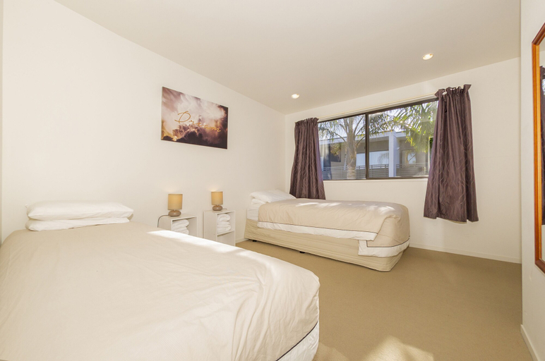 Bedroom 2, Aqua Soleil Villas, Thames-Coromandel