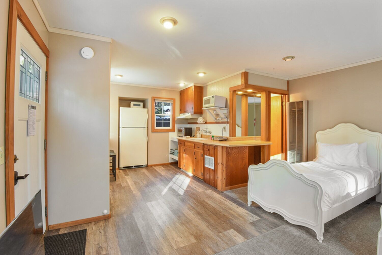 Bedroom 2, 8689 Rainbow Studio, Placer