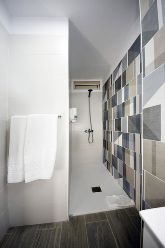 Bathroom 4, Skyview Hotel by LIVVO, Santa Cruz de Tenerife