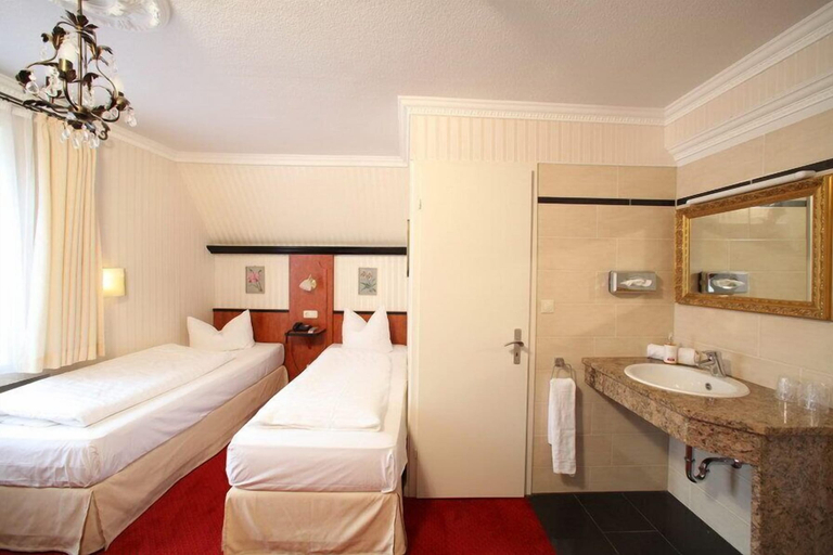Bedroom 3, Hotel Goldener Hirsch, Ansbach