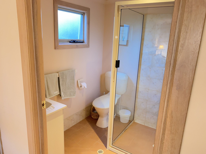 Bathroom 4, Heysens Rest, Yankalilla