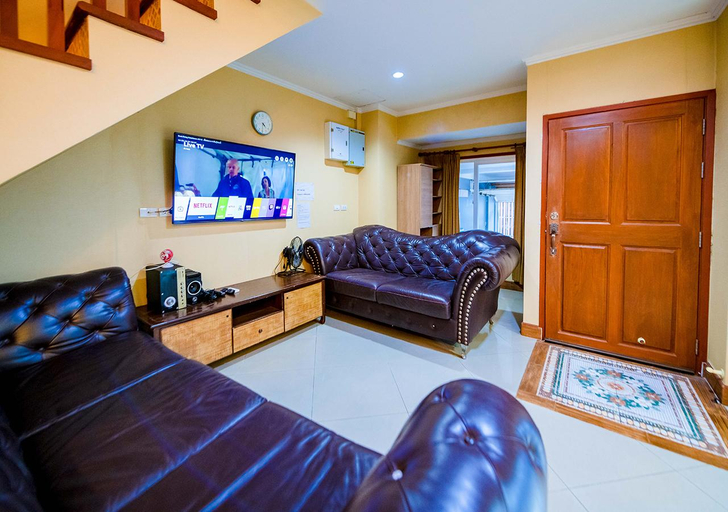 Public Area, 4 Bedroom Pool Villa 2  km from Walking street, Pattaya