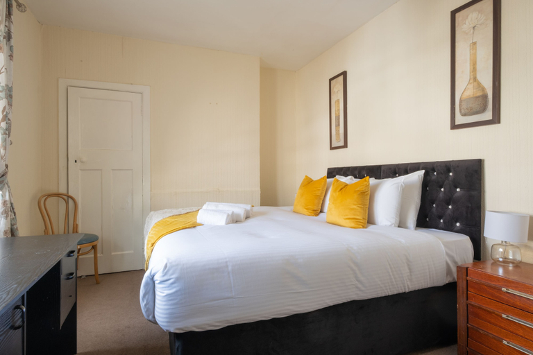 Bedroom 3, Novelty Suites Froghall Avenue, Aberdeen