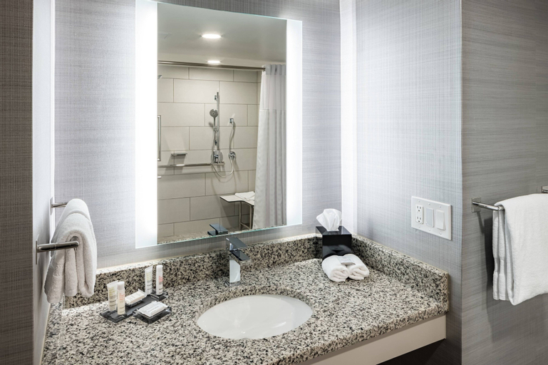 Bathroom 26
