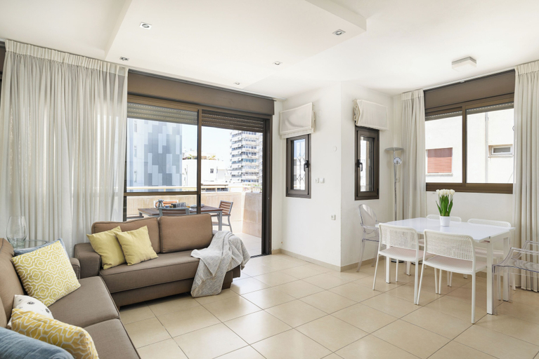 Others 4, Comfy & Terrace neear Beach by FeelHome