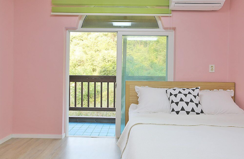 Bedroom 2, Haena Pension, Gapyeong