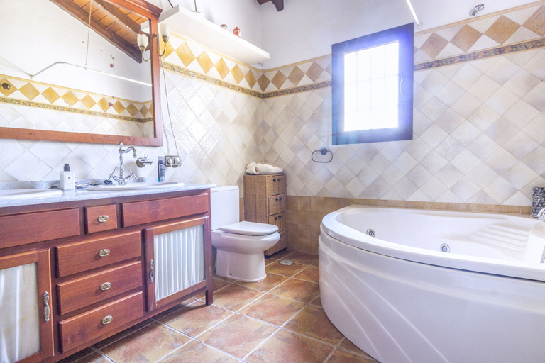 Bathroom 4, Cubo's Cortijo la Hilacha, Málaga
